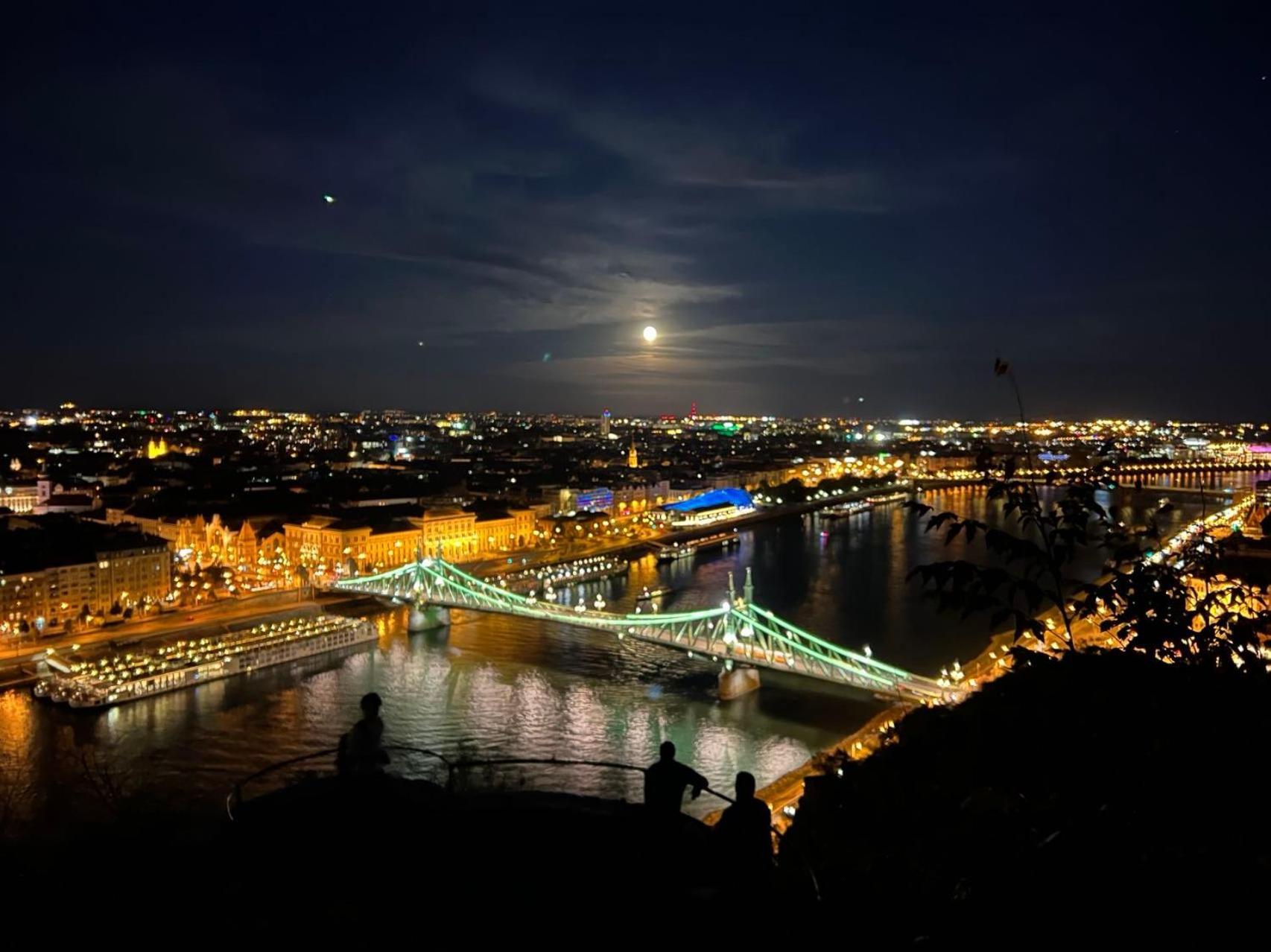 Acacia Aparhotel-Near New York Cafe Budapest Bagian luar foto