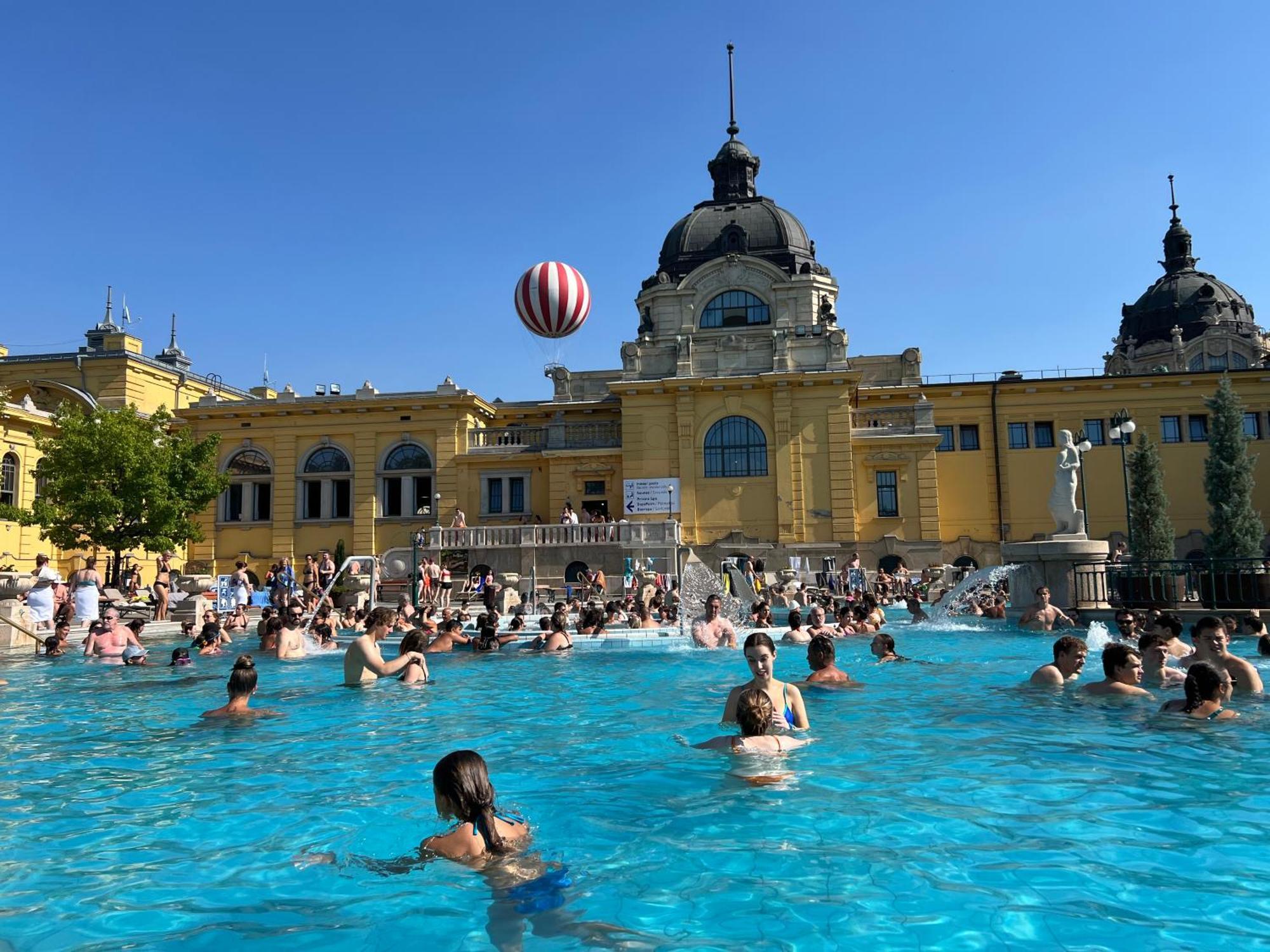 Acacia Aparhotel-Near New York Cafe Budapest Bagian luar foto