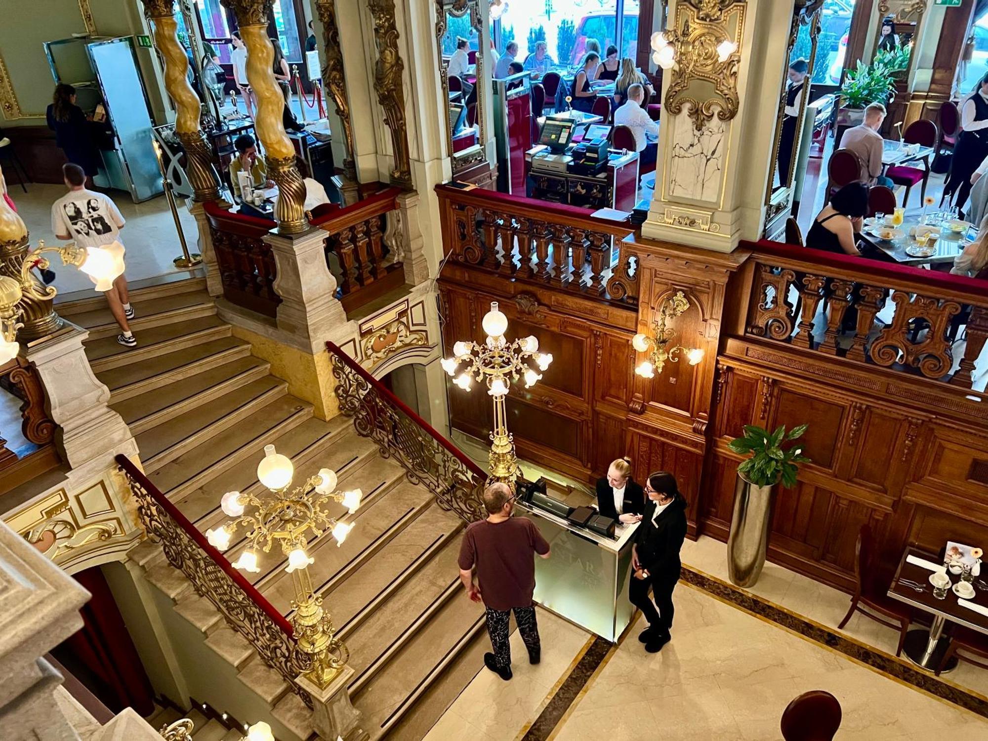 Acacia Aparhotel-Near New York Cafe Budapest Bagian luar foto